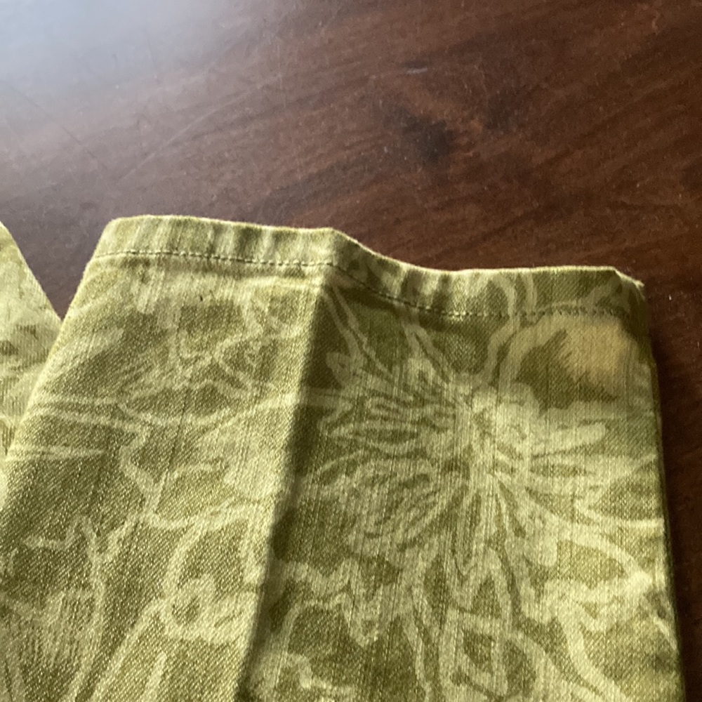Ruby Rd Petite Capris - Picture 3 of 7